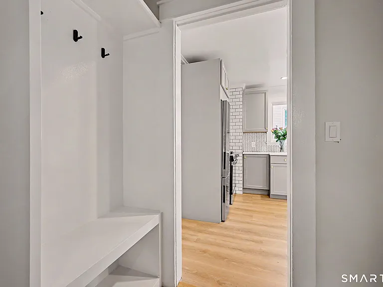 4 Highview Ave — Photo 13