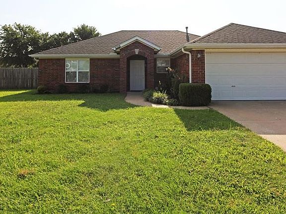 5th image of 1029 Applewood Cir
