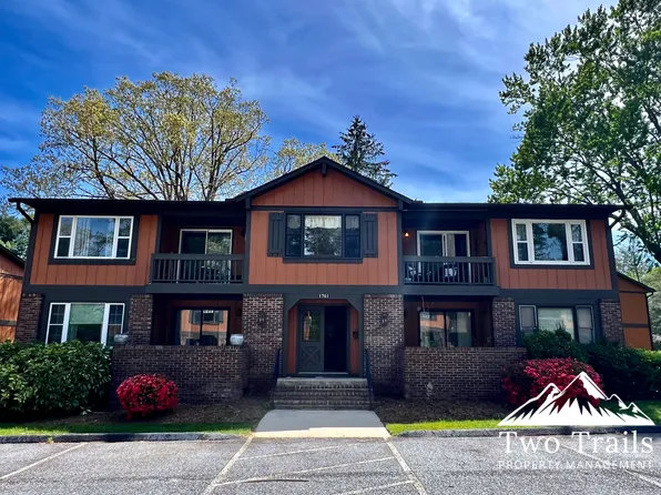 1761 Haywood Manor Rd, Hendersonville, NC 28792