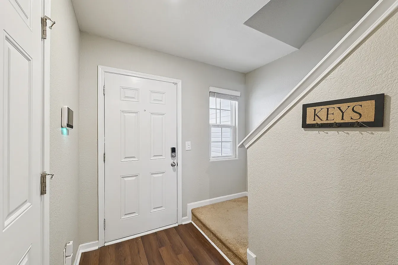 3 bed, 1556 sqft, $2,200 — Photo 3