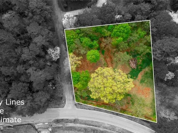 110 Jessamine Dr, Central, SC 29630