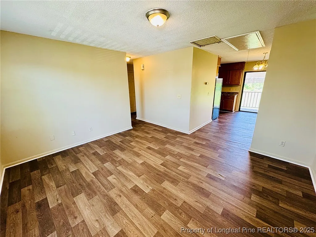 2 bed, 1.0 bath, 1150 sqft, $875 — Photo 3