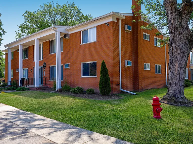 Livonia Apartments — Photo 1