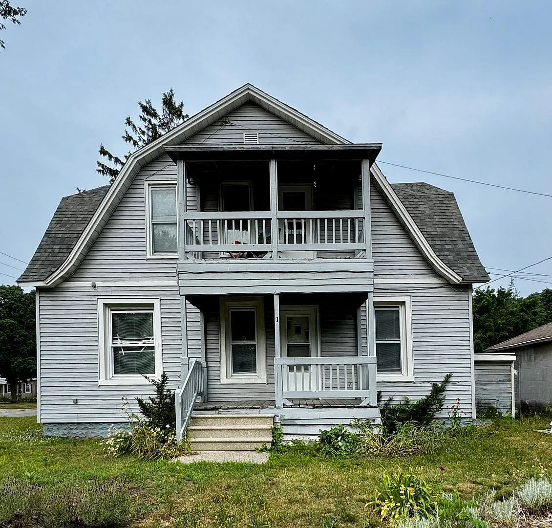 2 bed, 1.0 bath, $1,350 — Photo 1
