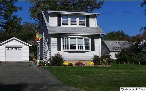 2nd image of 211 Lakewood Rd