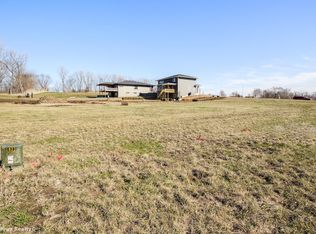 1823 Crabapple Ln, Granger, IA 50109