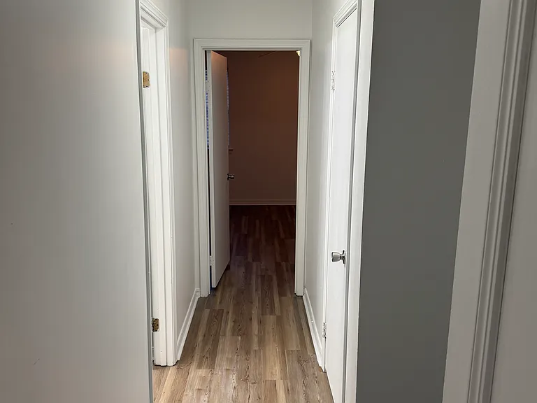 409 W 4th St — Photo 13