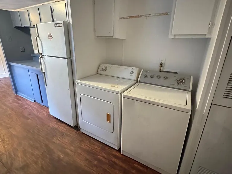 3521 Whitehall St — Photo 10