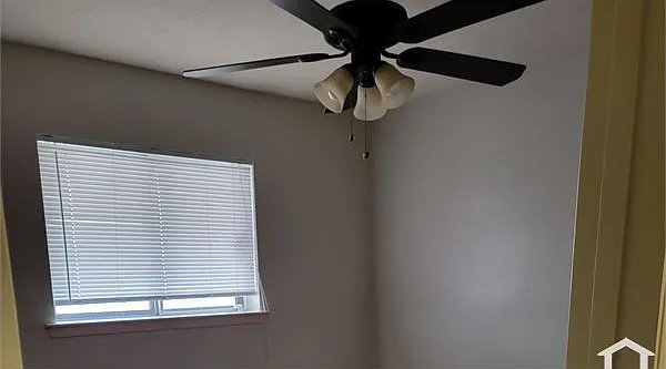 2711 Canary Cir — Photo 4