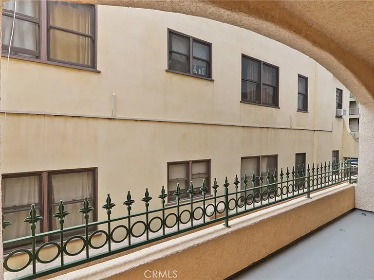 1052 Belmont Ave #B — Photo 15