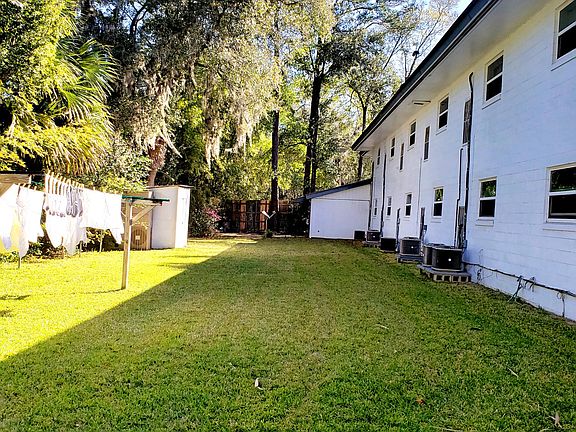 4th image of 1315 SE Silver Springs Pl APT 8