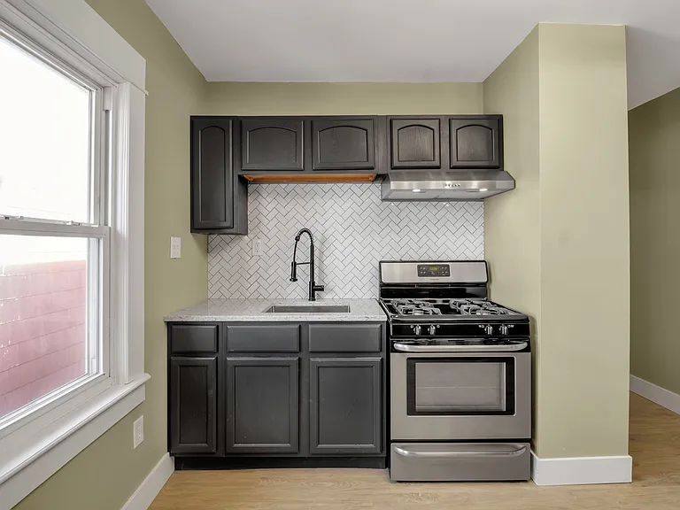 26 Roanoke Pkwy — Photo 12