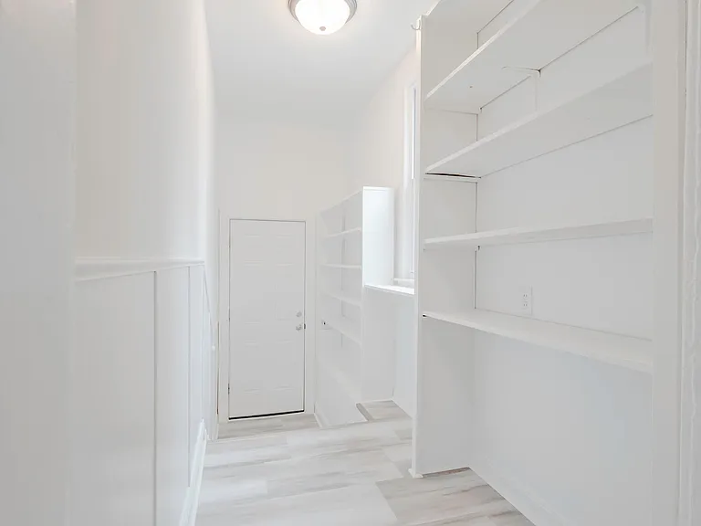 232 Lathrop St — Photo 11