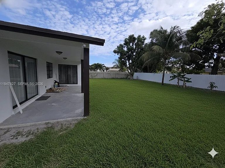 4360 NW 15th St — Photo 19
