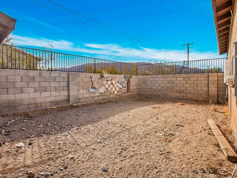 7565 Sherman Hoyt Ave — Photo 34