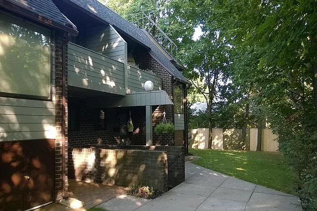 Fairfield Townhouses at Lawrence — Photo 3