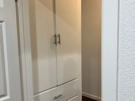 4th image of 206 N Dalton Ave