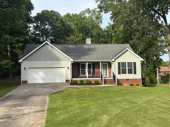 103 Timber Ln, Greenwood, SC 29646