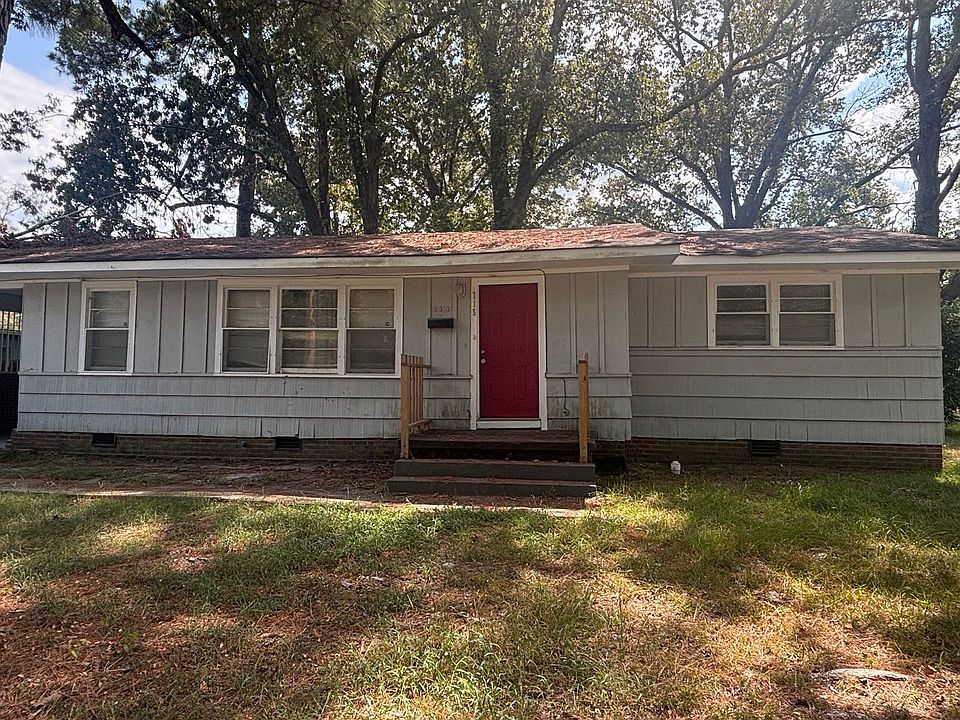 1st image of 715 Montclair Pl