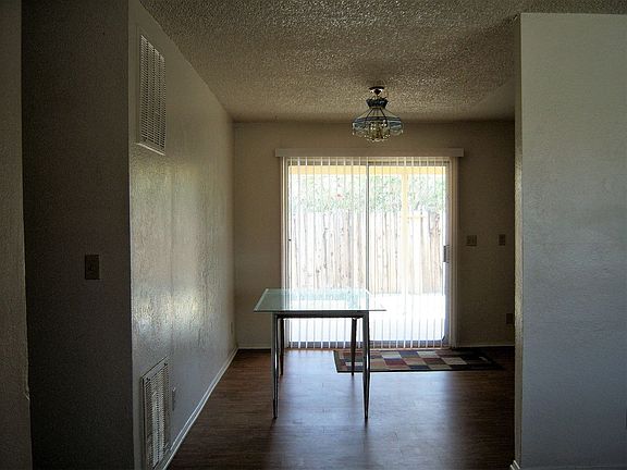 4th image of 7081 Barberry Ave