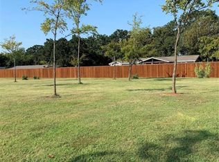 2 Pear St, Kingston, OK 73439