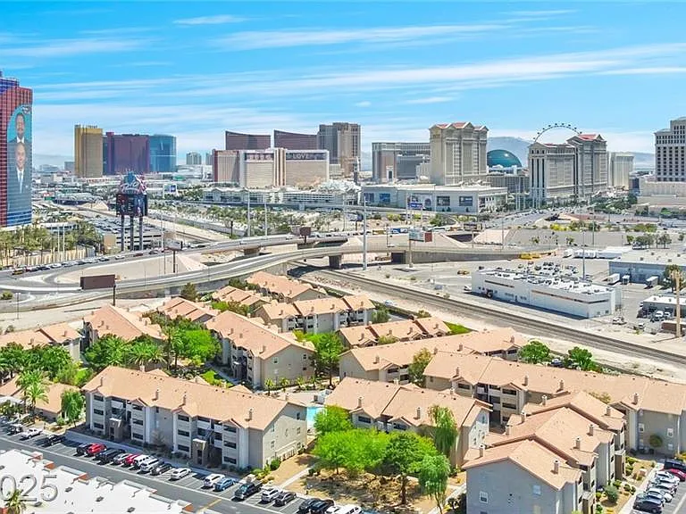 4200 S Valley View Blvd — Photo 4
