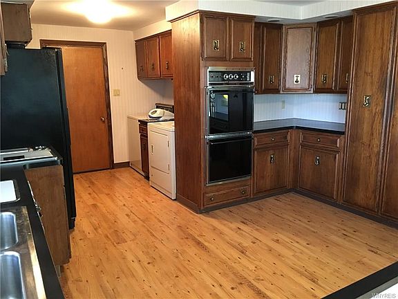 4th image of 330 Woodland Dr