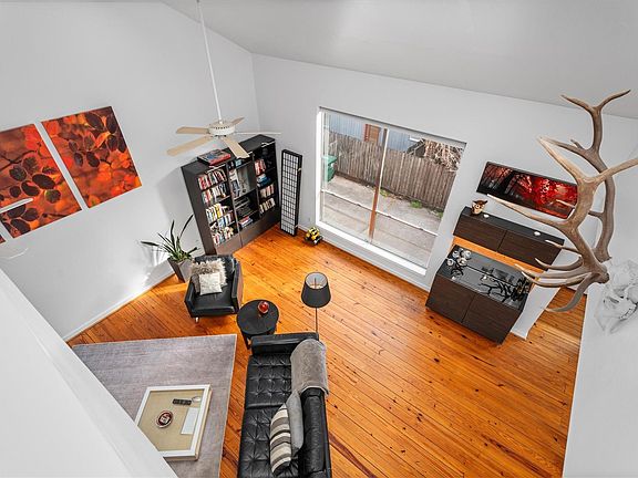 3rd image of 2711 Chenevert St