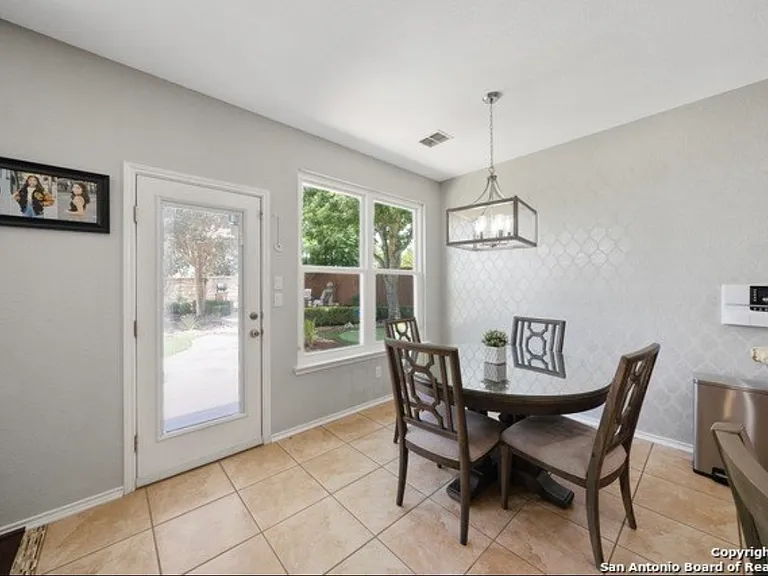 10415 Shire Country — Photo 16