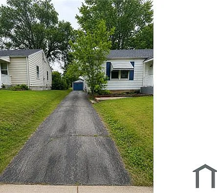 2 bed, $1,100 — Photo 2
