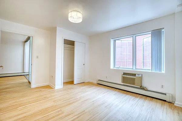 Bedroom, photo 2