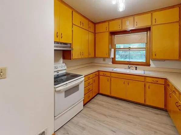 1113 N 3rd St APT A, Bismarck, ND 58501