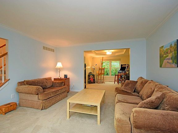 3rd image of 8736 Charleston Woods Dr
