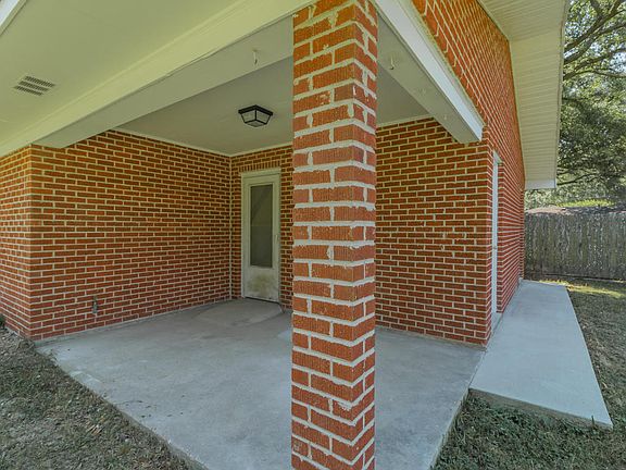 5th image of 317 Milton Ave