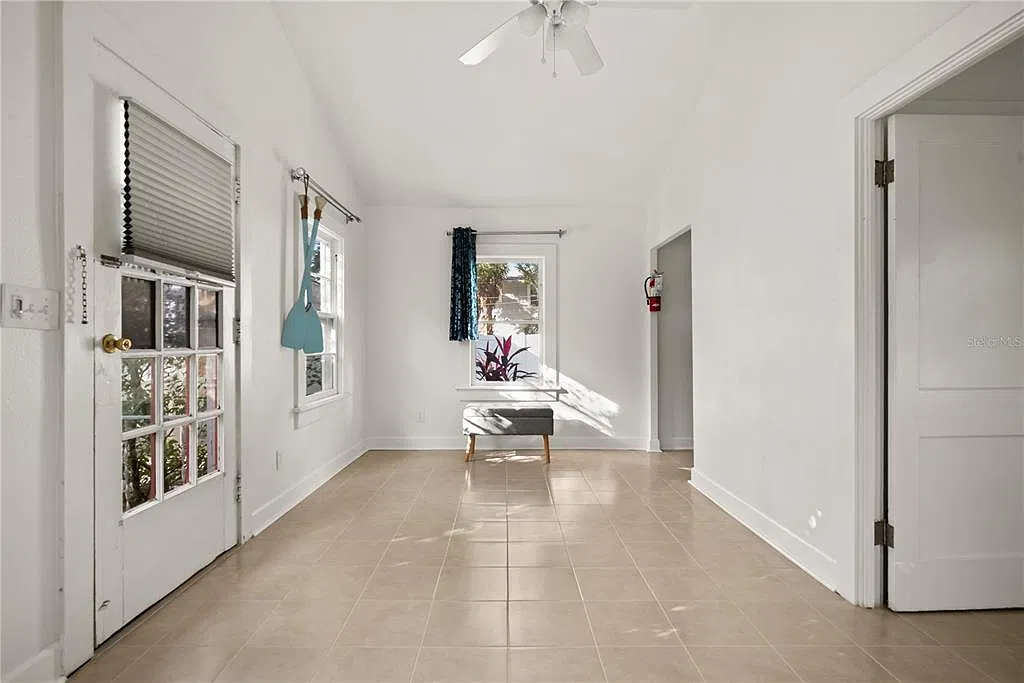 1 bed, 1.0 bath, 400 sqft, $1,395 — Photo 2