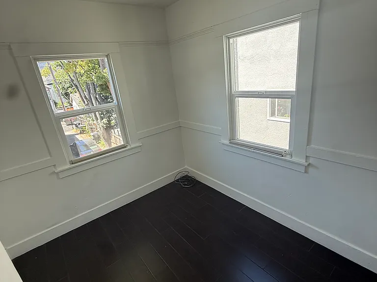 1224 E St #B — Photo 15
