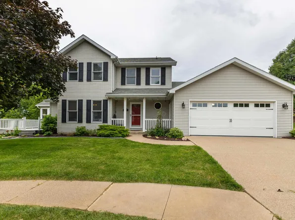 805 Lacey Ct, Dubuque, IA 52001