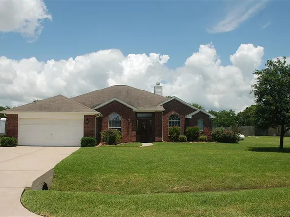 2015 Caroline Ave, Cove, TX 77523
