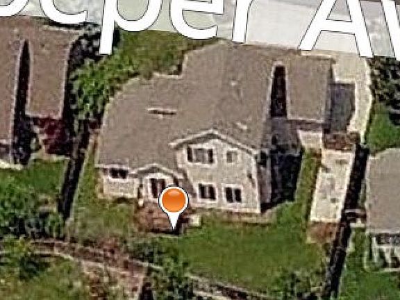 4th image of 2528 S Culpeper Ave