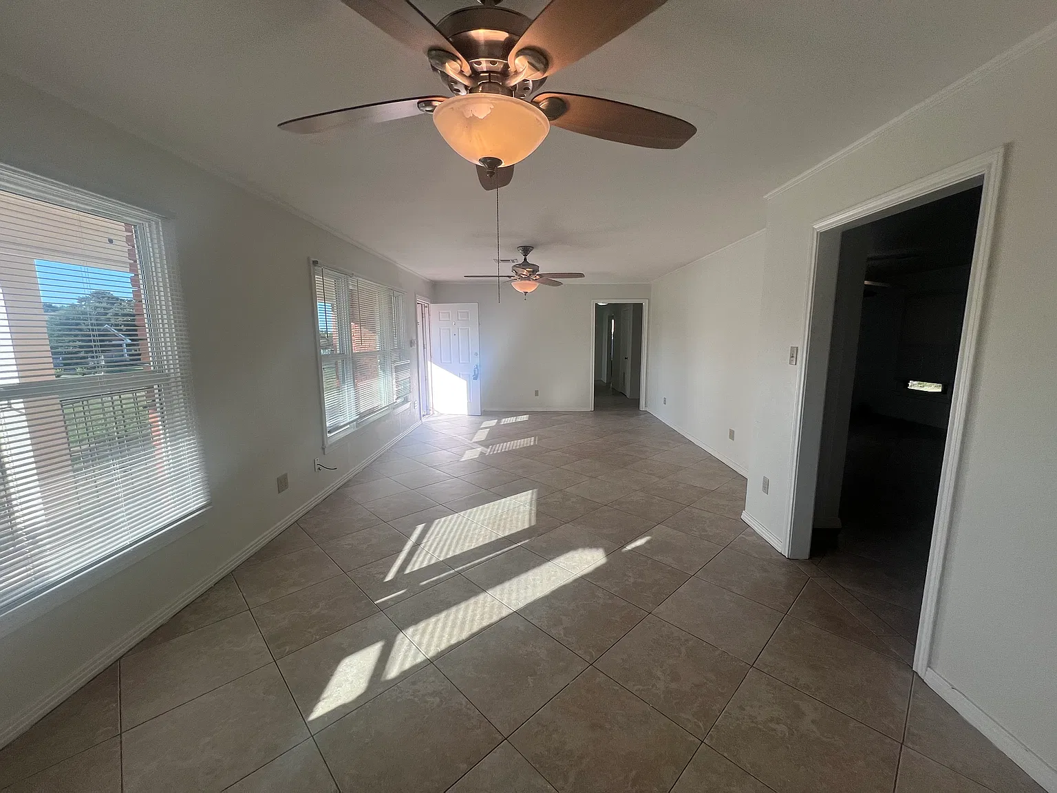 3 bed, 2262 sqft, $2,200 — Photo 3
