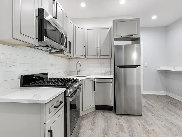 6035-6045 N Winthrop Ave #1055-1067 — Photo 84