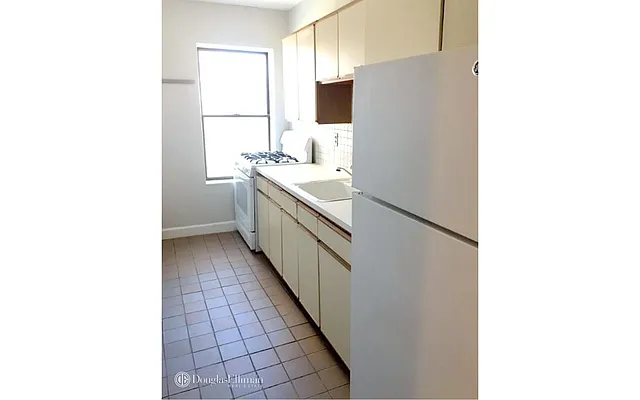 Rented by Douglas Elliman | media 11