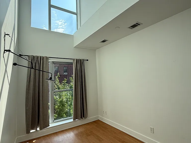 351 S 3rd St #4A — Photo 2
