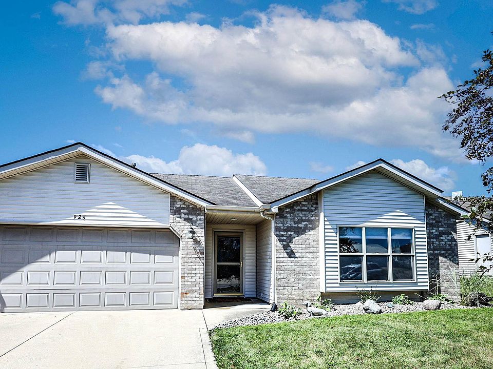 1st image of 926 Valley River Dr