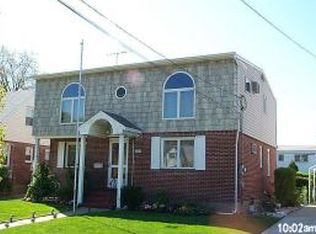 326 Hillside Dr S, New Hyde Park, NY 11040