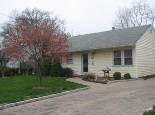 28 Crescent Rd, Edison, NJ 08817