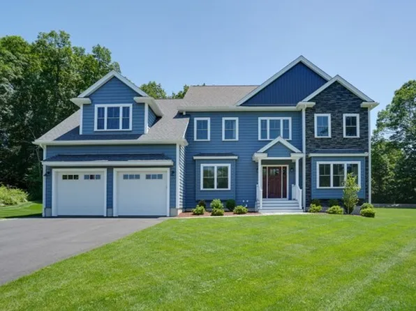 121 Lexington St, Burlington, MA 01803