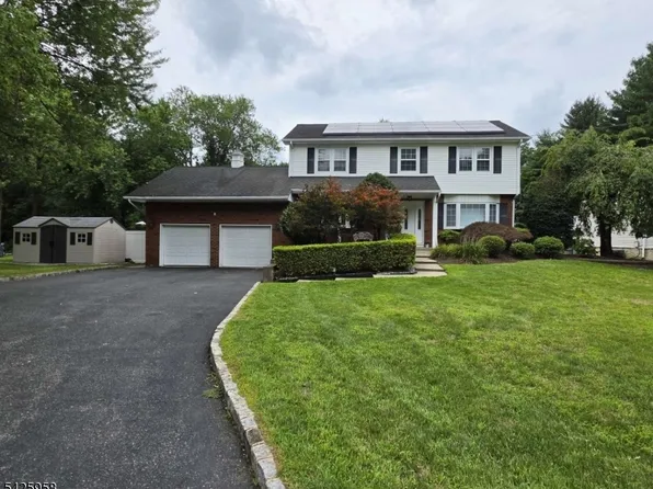 15 Sweetwood Ct, Parsippany-Troy Hills Twp., NJ 07054