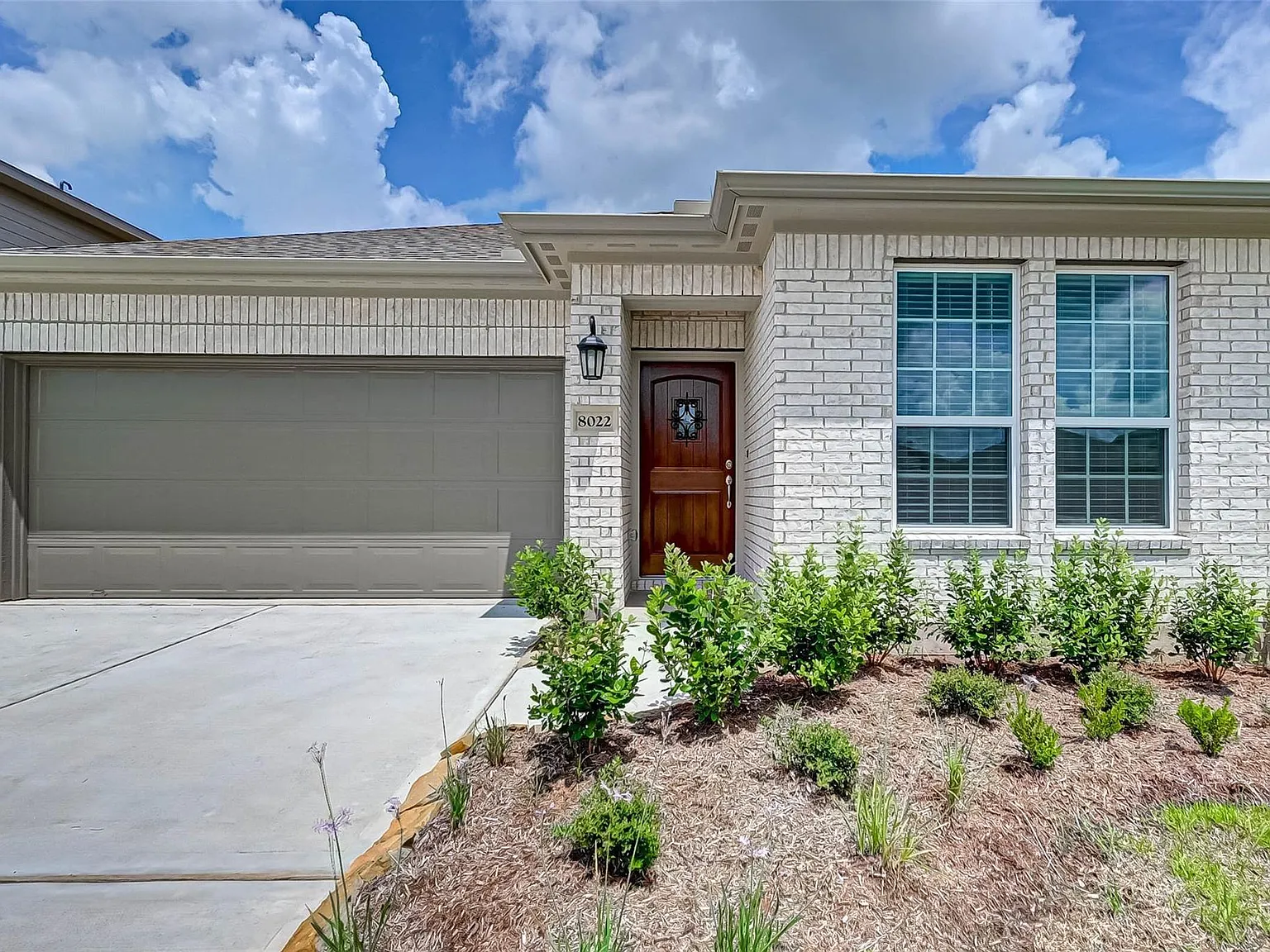 3 bed, 2.0 bath, 1550 sqft, $2,300 — Photo 4