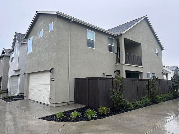 2nd image of 2758 N Cove Dr